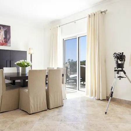 Vale Do Garrao Sleeps 4 With Pool Air Con And Wifi Quinta do Lago