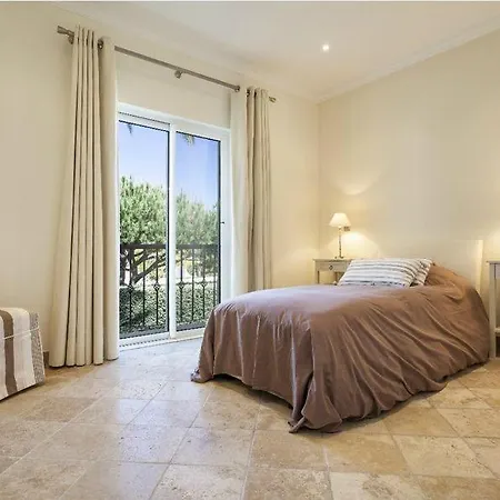 Apartmán Vale Do Garrao Sleeps 4 With Pool Air Con And Wifi